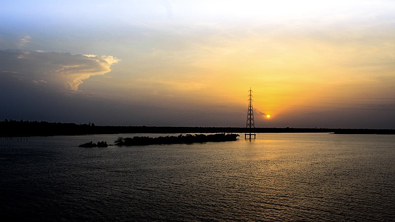 File:The Godavari River @Amalapuram.jpg